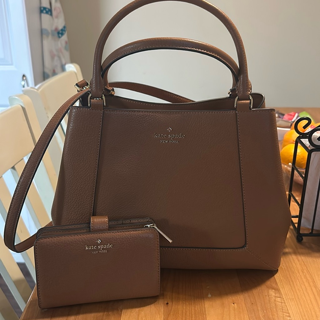 Kate Spade Handbag N Wallet With Makeup Bag Included